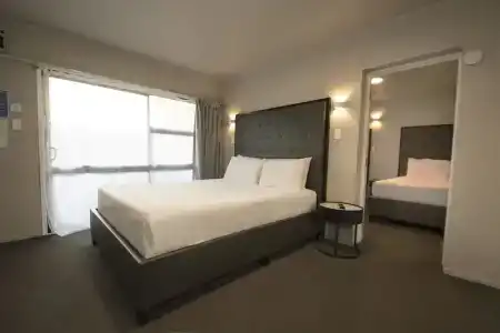 Middlemore - 27