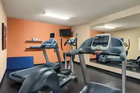 Country Inn & Suites by Radisson, North, IL - 13
