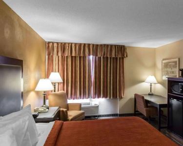 AmericInn by Wyndham North - 38