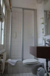 am Wilhelmsplatz - 6