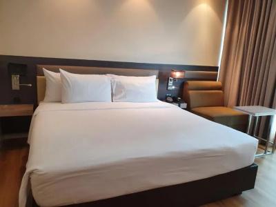 Amora Neoluxe Suites - 28