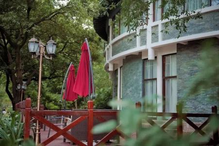 Guilin Crystal Crescent Moon - 114