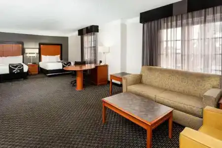 La Quinta Inn by Wyndham I-35 - 35