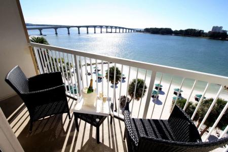 DreamView Beachfront & Resort - 7