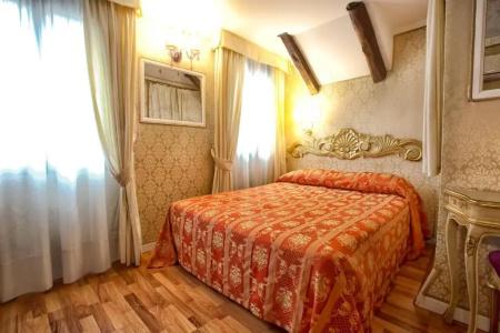 Noemi - 53