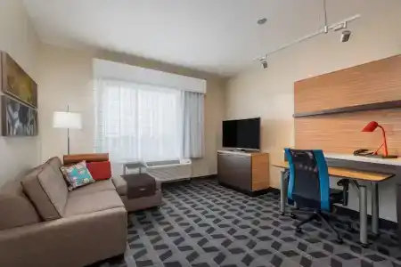 TownePlace Suites by Marriott Indianapolis Airport - 48