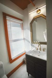 The Historic Peninsula Inn - 75