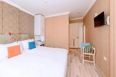 Walnut Shell & Spa - 65