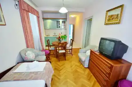 Villa Velzon Guesthouse - 81