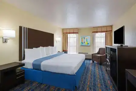 Days Inn by Wyndham San Antonio Northwest/Seaworld - 11