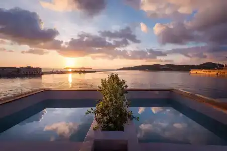 Shapes Luxury Suites - 6