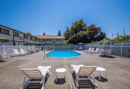 Quality Inn & Suites Airport - 21
