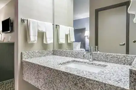 Americas Best Value Inn - - 43
