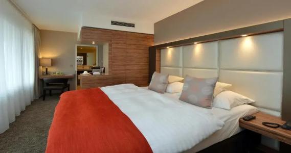 Best Western Plus Delta Park - 76