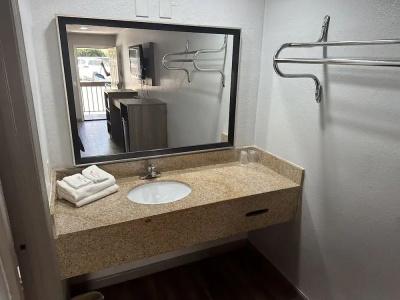 Budget Inn Express- - 6