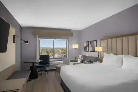 DoubleTree by Hilton Las Vegas Airport - 4