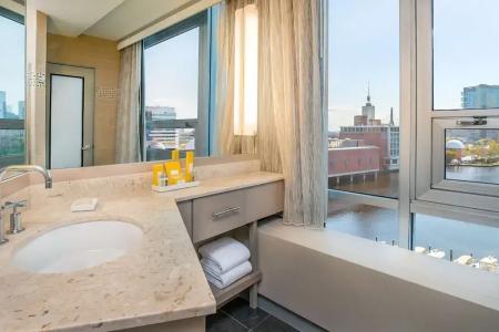 Royal Sonesta Boston - 82