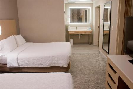 Hampton Inn & Suites Denver-Speer Boulevard - 46