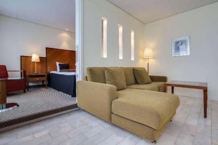 Best Western Plus Airport - 53