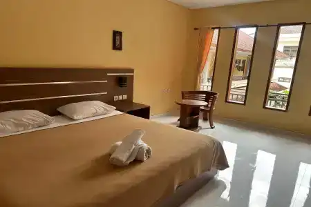 Gora Beach Inn - 2