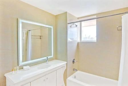 Howard Johnson by Wyndham Long Island City - 22
