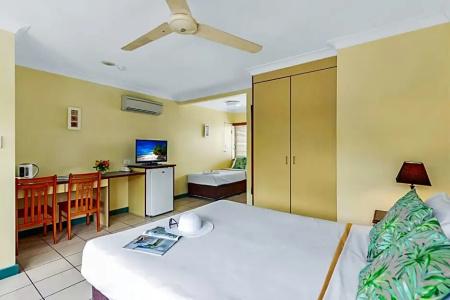 Bay Village Tropical Retreat & - 37