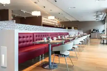 Premier Inn Airport - 22