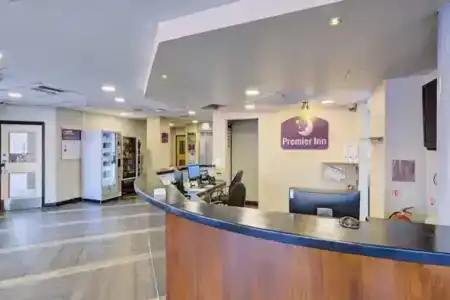Premier Inn Putney Bridge - 1