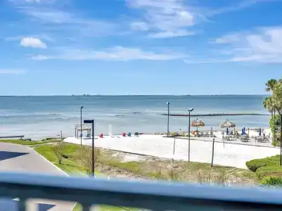 DoubleTree by Hilton Tampa Rocky Point Waterfront - 88