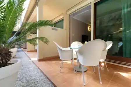 The Residence - 182