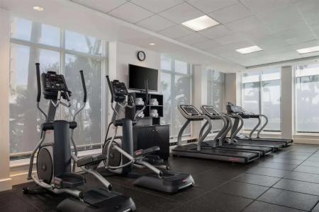 Hilton Garden Inn Airport - 23