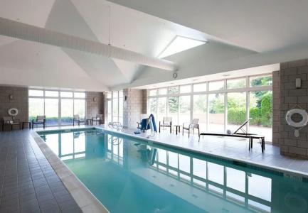 Courtyard East / Penfield - 15