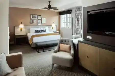 La Valencia - 57