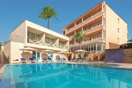 Venecia Paguera - 24