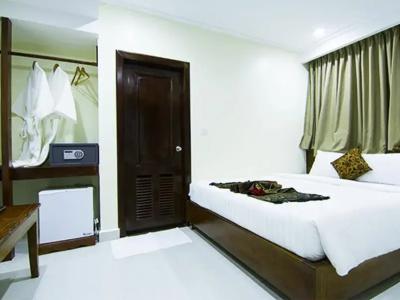 Rose Emerald - 48