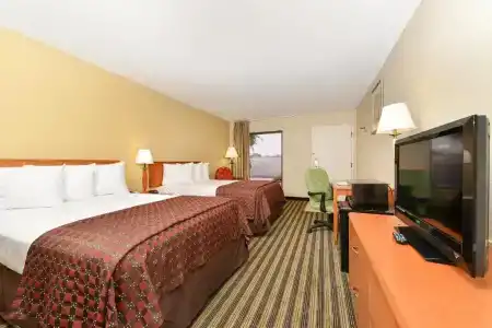 Quality Inn at the Mall - - 38