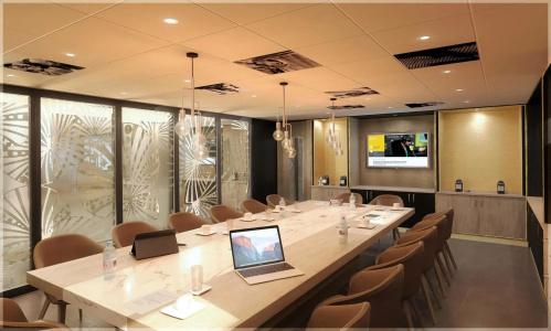 Niepce Paris, Curio Collection By Hilton - 12