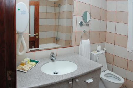 Al Liwan Suites - 23
