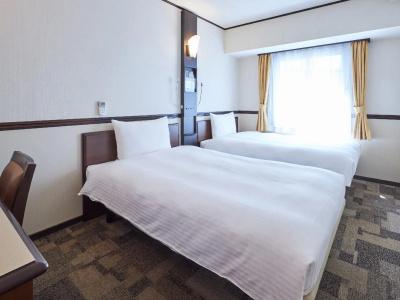Toyoko Inn Airport - 16