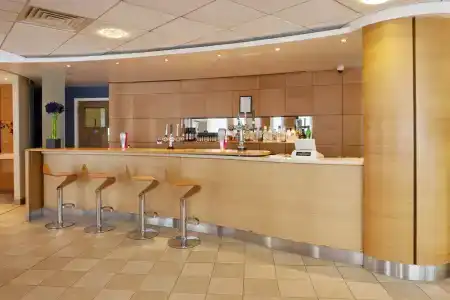 Holiday Inn Express Oxford Kassam Stadium, An Ihg - 1