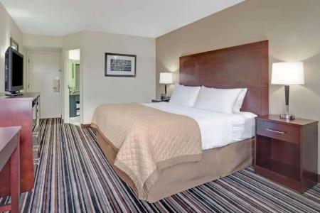 Wyndham Garden Charlotte Executive Park - 23