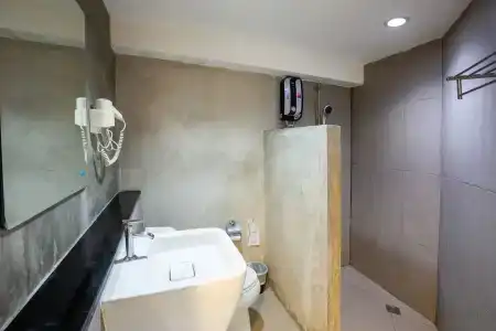 B2 Sea View Pattaya - 8