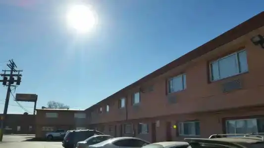 Skylark Motel - 16