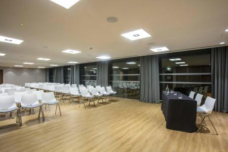 Courtyard by Marriott Edinburgh West - 12