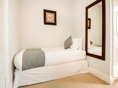 Oyo The Regency - 83