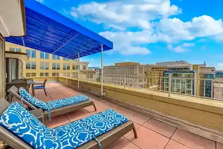 Capital Hilton - 115