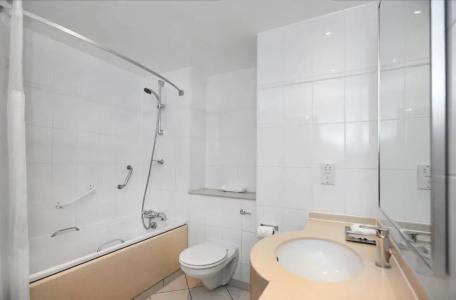 DoubleTree by Hilton Bristol North - 66