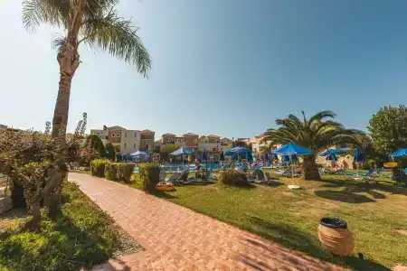 Chrispy Waterpark Resort - 23