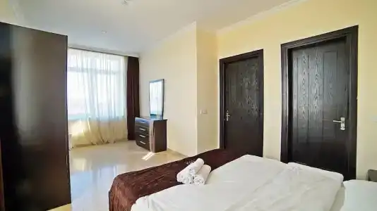 Mardi Plaza - 65
