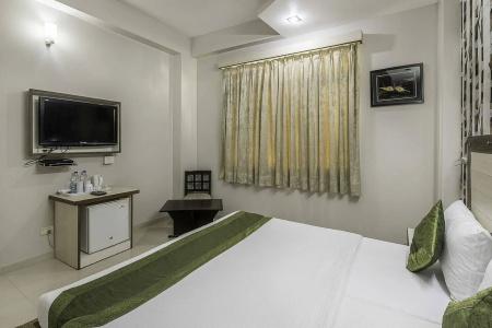 Treebo Trend Rockwell Plaza Karol Bagh - 5